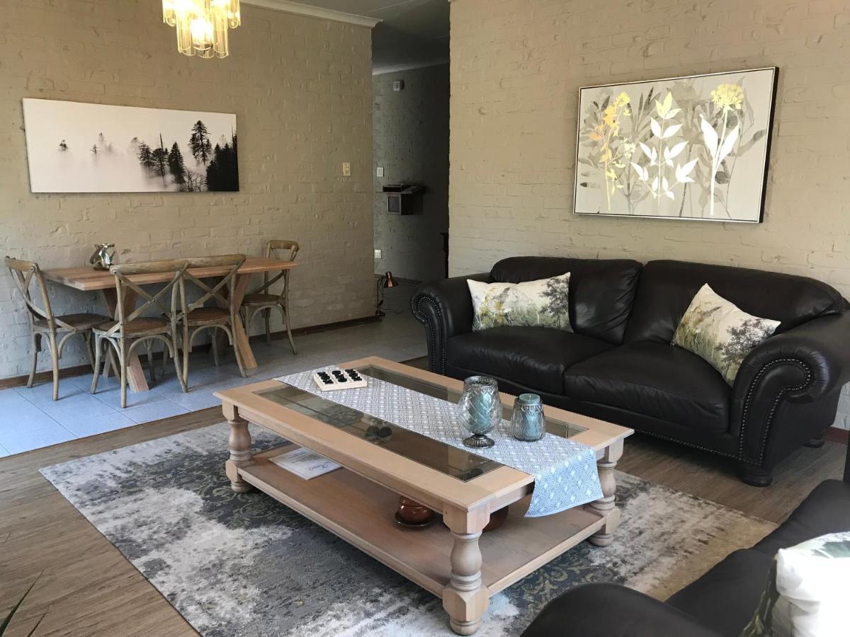 Anne'S Place Potchefstroom Buitenkant foto